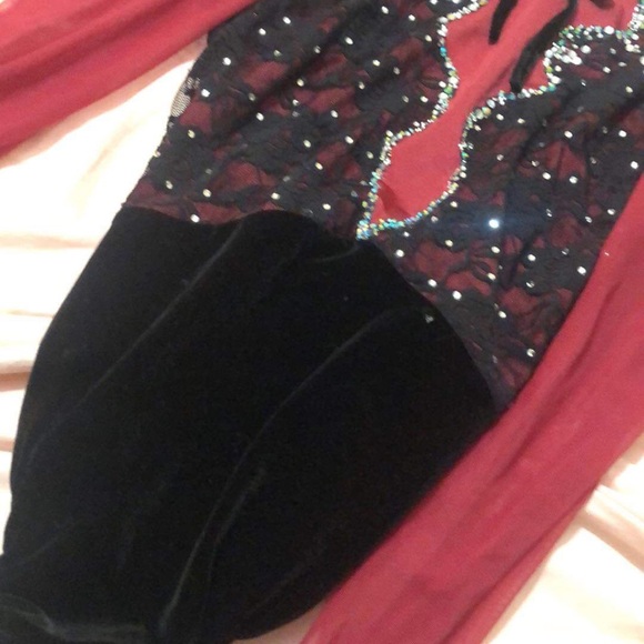 Red leotard - Picture 2 of 4